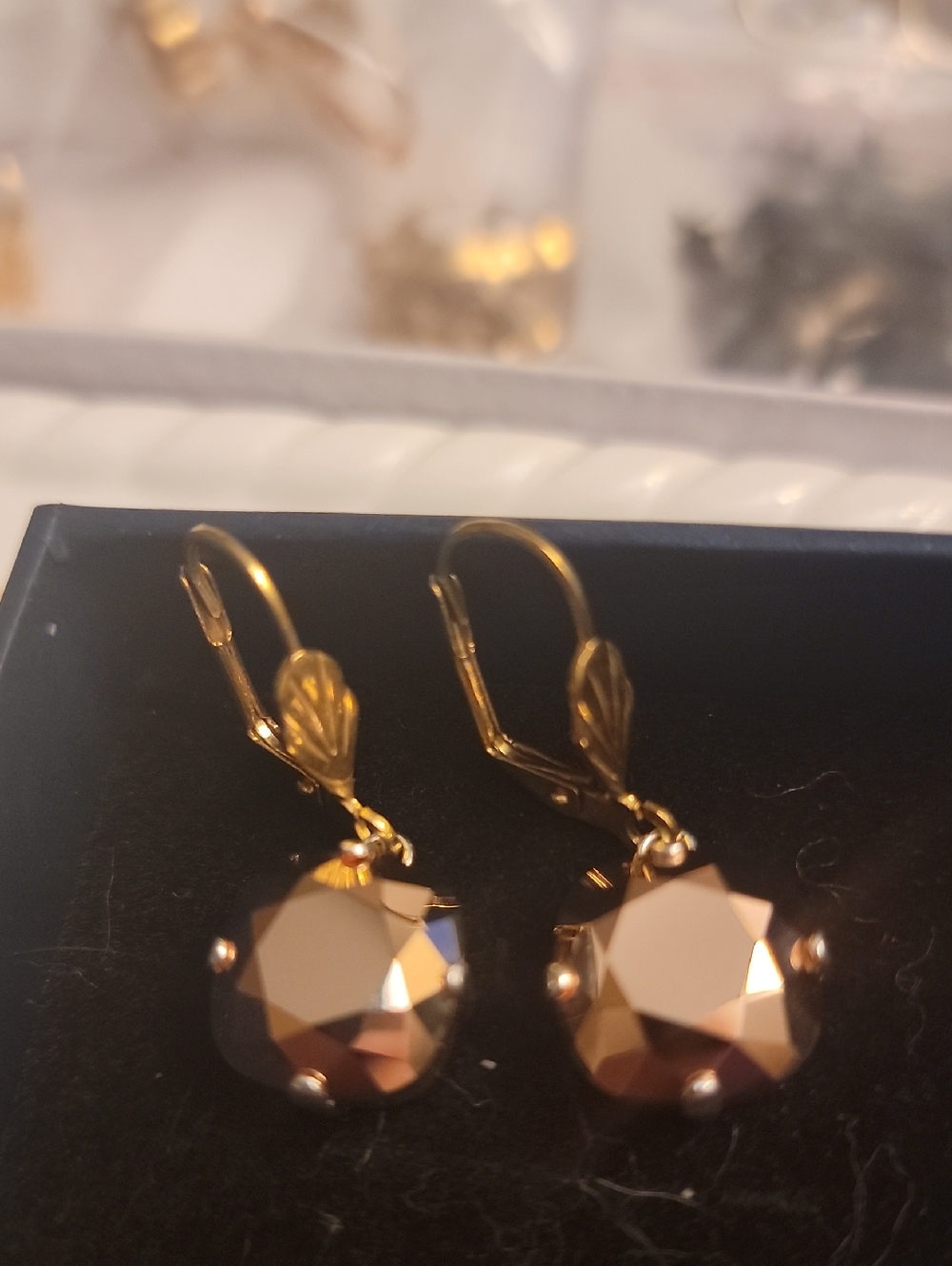 Amazing Vintage Style Earrings - Picture 5 of 6